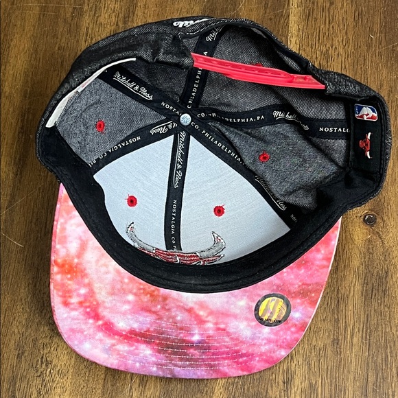 Mitchell & Ness Chicago Bulls Tie Dye Brim Embroidered SnapBack Hat - Picture 8 of 14